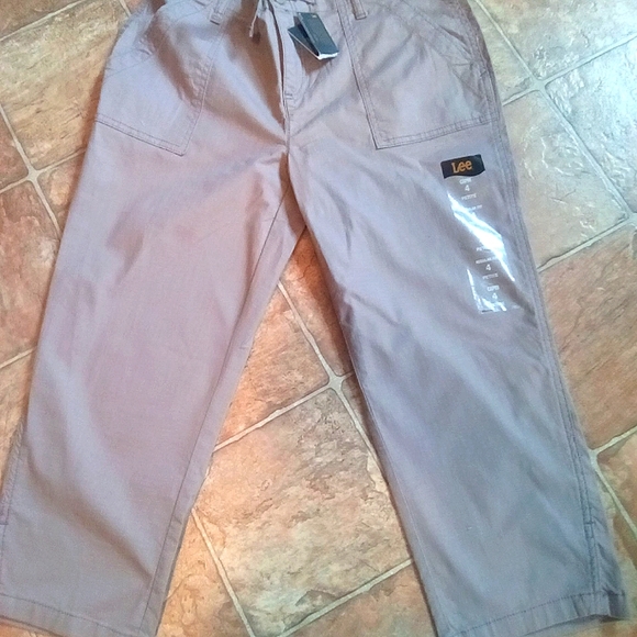 NWT Lee Capris - Picture 5 of 13